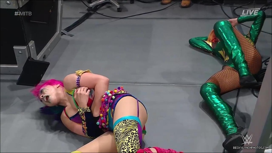 WWE_Money_In_The_Bank_2022_720p_WEB_h264-HEEL_mp4_001558187.jpg