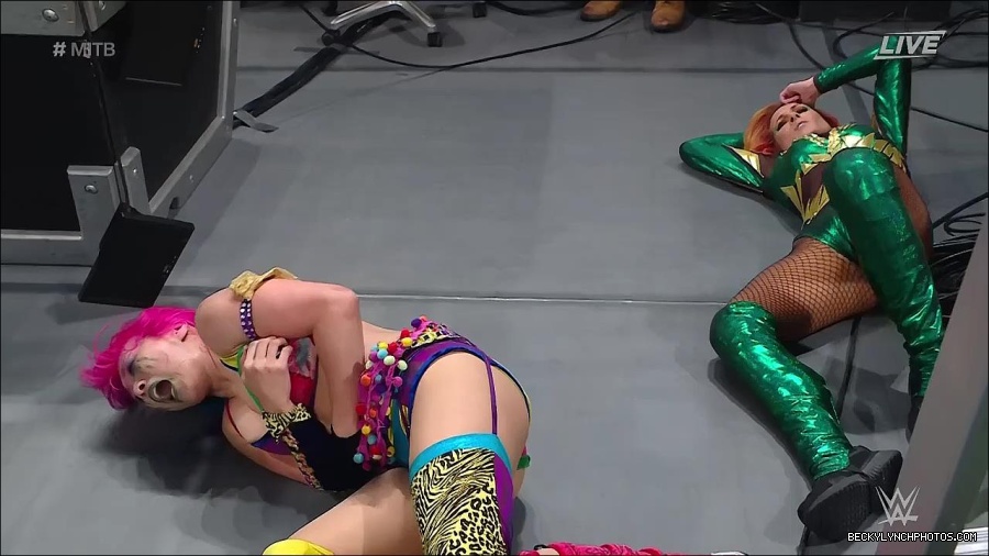WWE_Money_In_The_Bank_2022_720p_WEB_h264-HEEL_mp4_001558587.jpg
