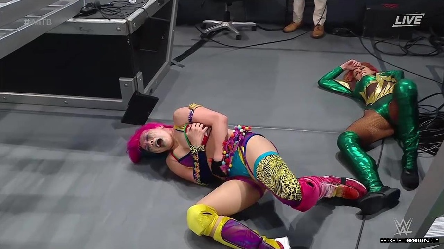 WWE_Money_In_The_Bank_2022_720p_WEB_h264-HEEL_mp4_001569387.jpg