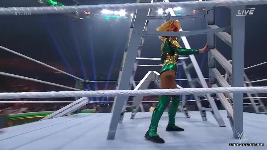WWE_Money_In_The_Bank_2022_720p_WEB_h264-HEEL_mp4_001642587.jpg
