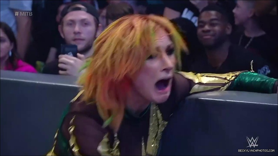 WWE_Money_In_The_Bank_2022_720p_WEB_h264-HEEL_mp4_001767821.jpg
