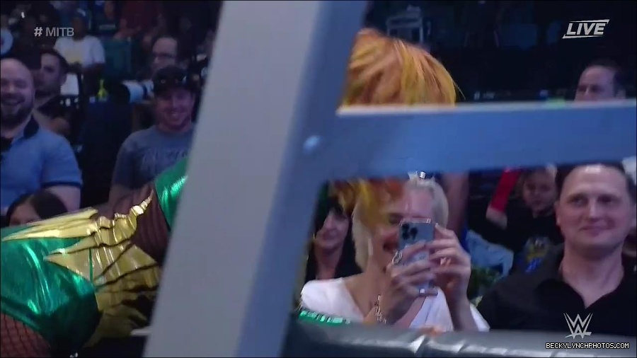 WWE_Money_In_The_Bank_2022_720p_WEB_h264-HEEL_mp4_001773021.jpg