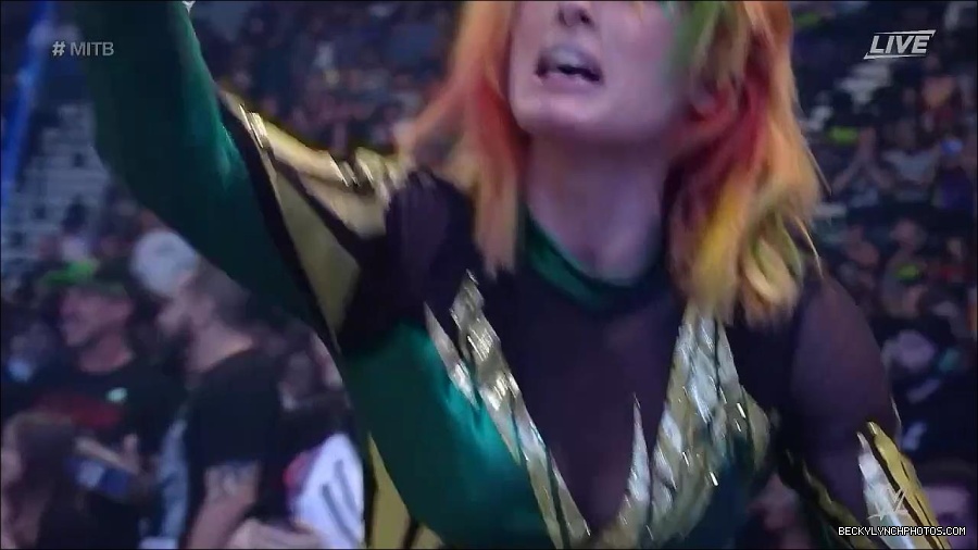 WWE_Money_In_The_Bank_2022_720p_WEB_h264-HEEL_mp4_001784621.jpg