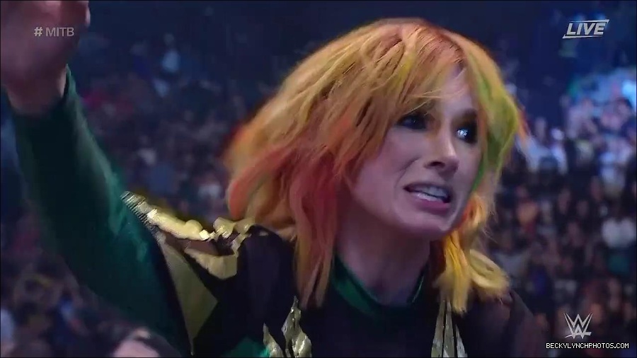 WWE_Money_In_The_Bank_2022_720p_WEB_h264-HEEL_mp4_001785021.jpg