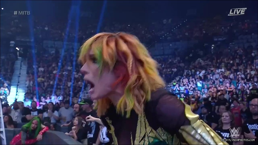 WWE_Money_In_The_Bank_2022_720p_WEB_h264-HEEL_mp4_001794621.jpg