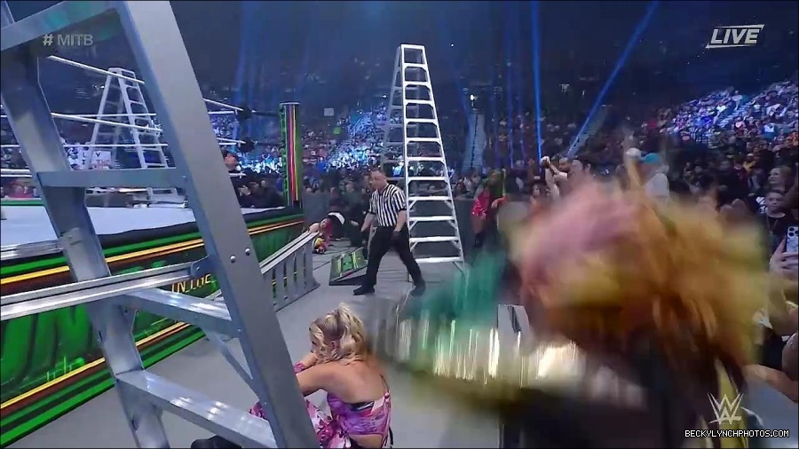 WWE_Money_In_The_Bank_2022_720p_WEB_h264-HEEL_mp4_001807021.jpg