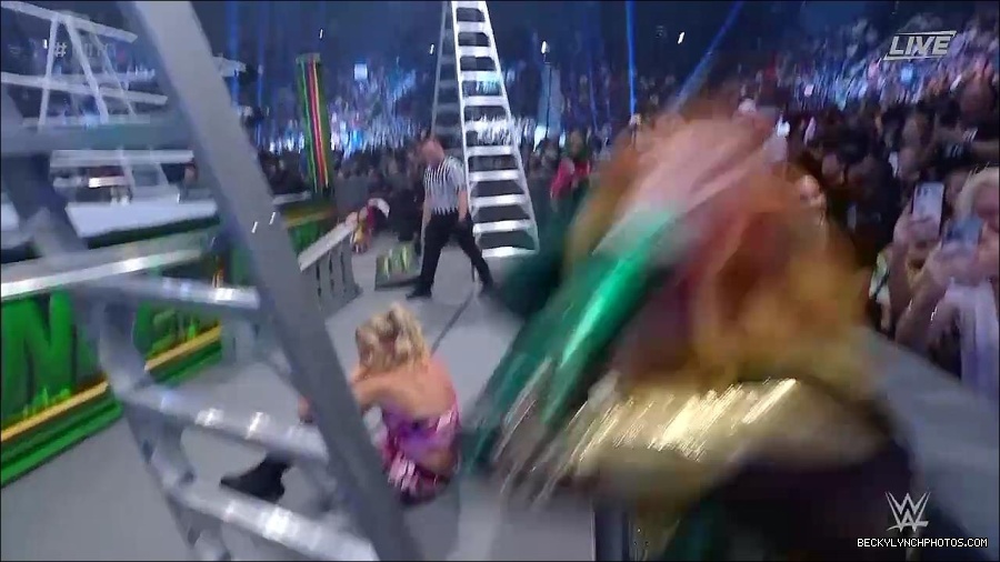 WWE_Money_In_The_Bank_2022_720p_WEB_h264-HEEL_mp4_001807421.jpg