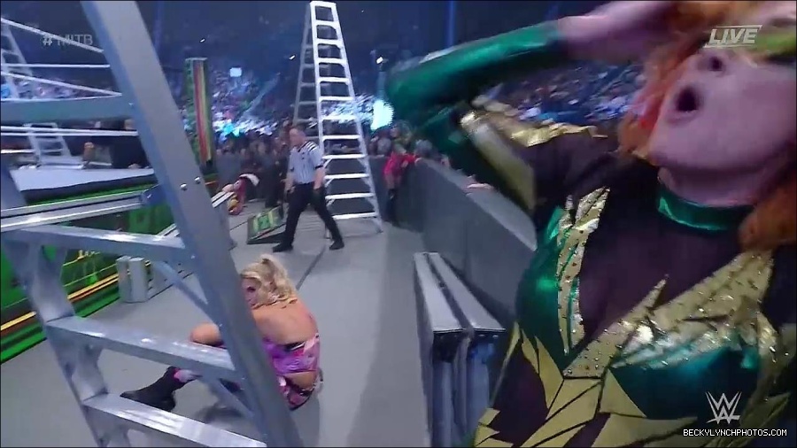 WWE_Money_In_The_Bank_2022_720p_WEB_h264-HEEL_mp4_001807821.jpg