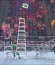 WWE_Money_In_The_Bank_2022_720p_WEB_h264-HEEL_mp4_001639387.jpg