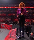 WWE_Monday_Night_RAW_2022_07_11_720p_HDTV_x264-Star_mkv_002220010.jpg