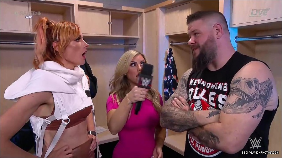 WWE_Raw_Talk_2022_07_18_720p_WEB_h264-HEEL_mp4_001324587.jpg