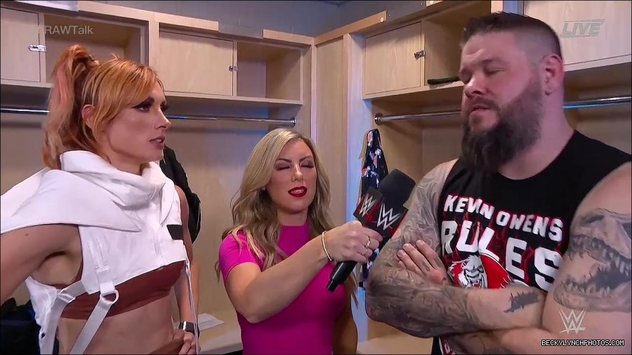 WWE_Raw_Talk_2022_07_18_720p_WEB_h264-HEEL_mp4_001330587.jpg