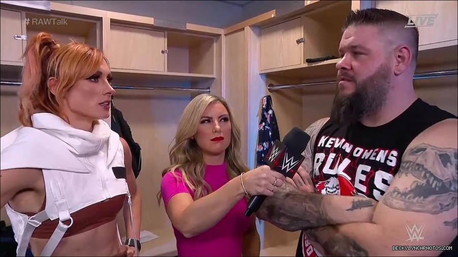 WWE_Raw_Talk_2022_07_18_720p_WEB_h264-HEEL_mp4_001330987.jpg