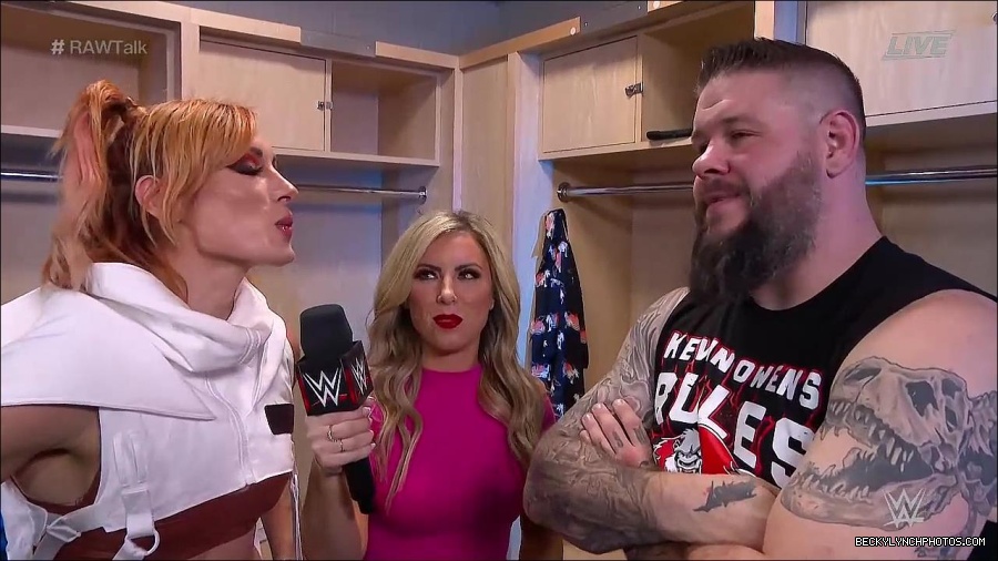 WWE_Raw_Talk_2022_07_18_720p_WEB_h264-HEEL_mp4_001334987.jpg