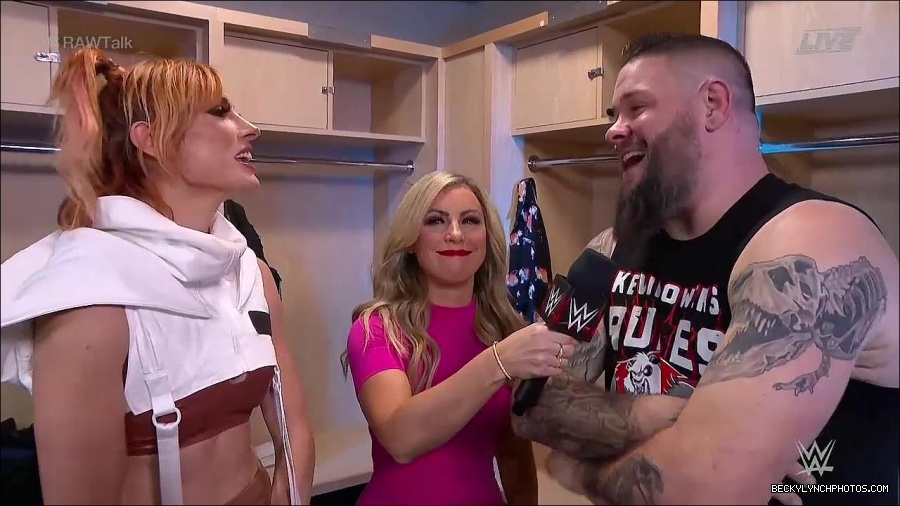 WWE_Raw_Talk_2022_07_18_720p_WEB_h264-HEEL_mp4_001339787.jpg