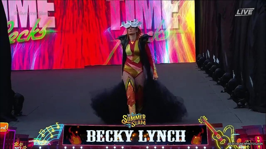 WWE_SummerSlam_2022_720p_WEB_h264-HEEL_mp4_000278887.jpg