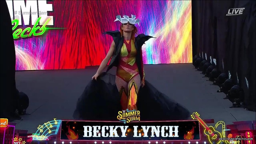 WWE_SummerSlam_2022_720p_WEB_h264-HEEL_mp4_000280487.jpg