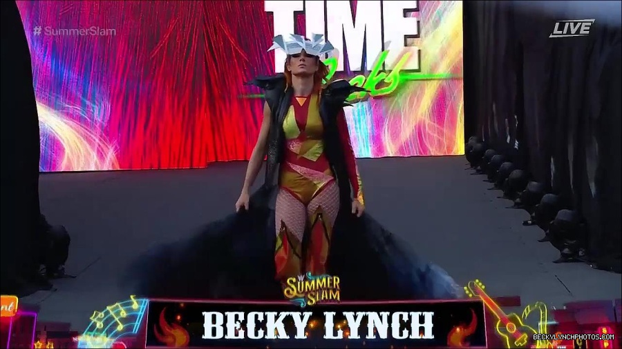 WWE_SummerSlam_2022_720p_WEB_h264-HEEL_mp4_000280887.jpg