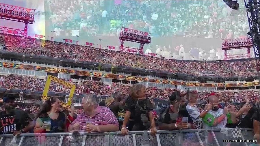 WWE_SummerSlam_2022_720p_WEB_h264-HEEL_mp4_000318087.jpg