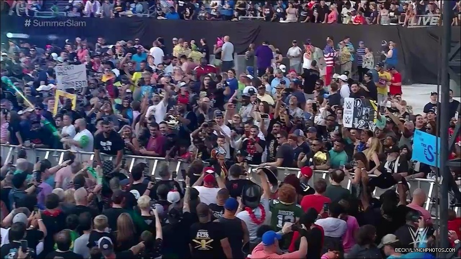 WWE_SummerSlam_2022_720p_WEB_h264-HEEL_mp4_000320087.jpg