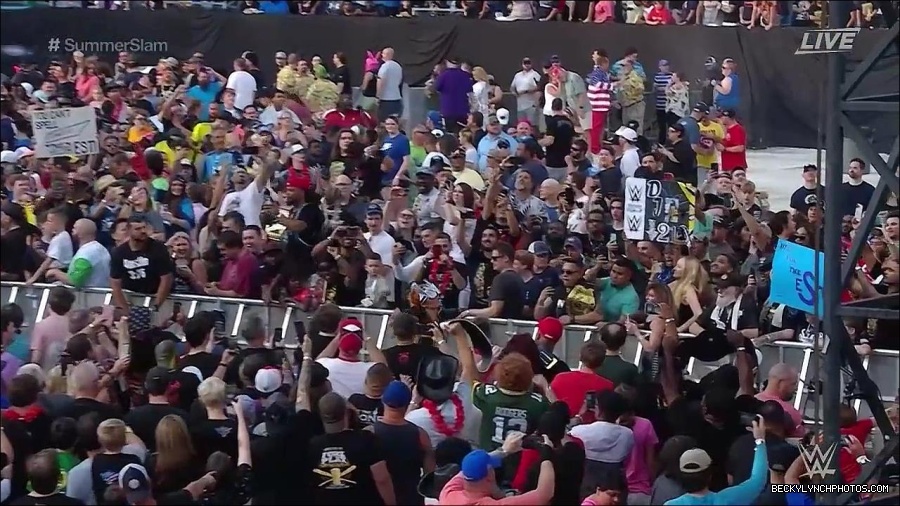 WWE_SummerSlam_2022_720p_WEB_h264-HEEL_mp4_000320487.jpg