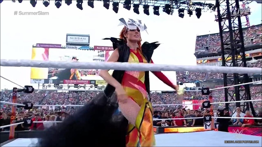 WWE_SummerSlam_2022_720p_WEB_h264-HEEL_mp4_000350487.jpg