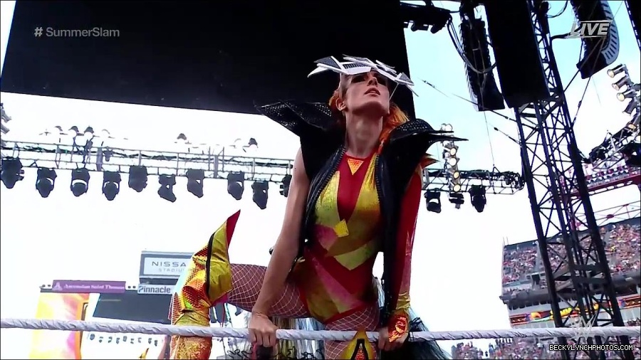 WWE_SummerSlam_2022_720p_WEB_h264-HEEL_mp4_000353687.jpg