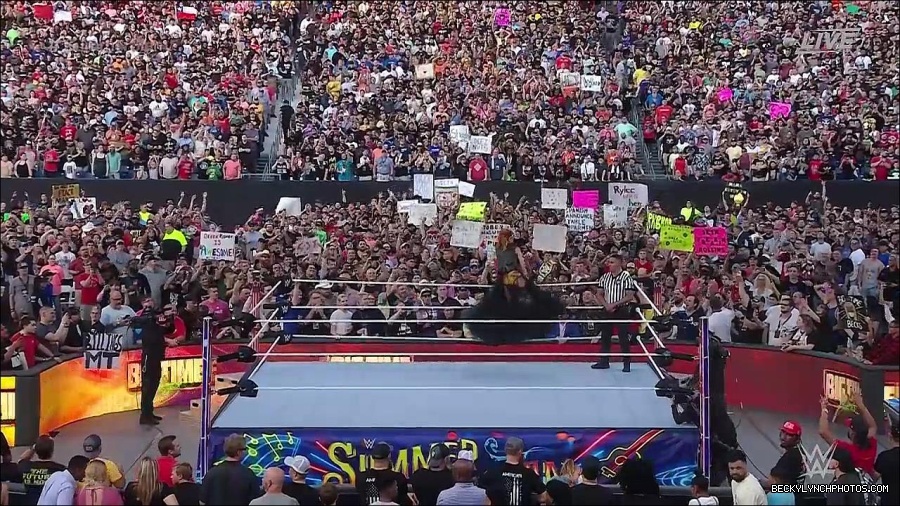 WWE_SummerSlam_2022_720p_WEB_h264-HEEL_mp4_000366887.jpg