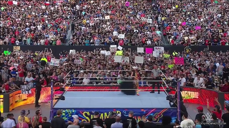 WWE_SummerSlam_2022_720p_WEB_h264-HEEL_mp4_000368487.jpg