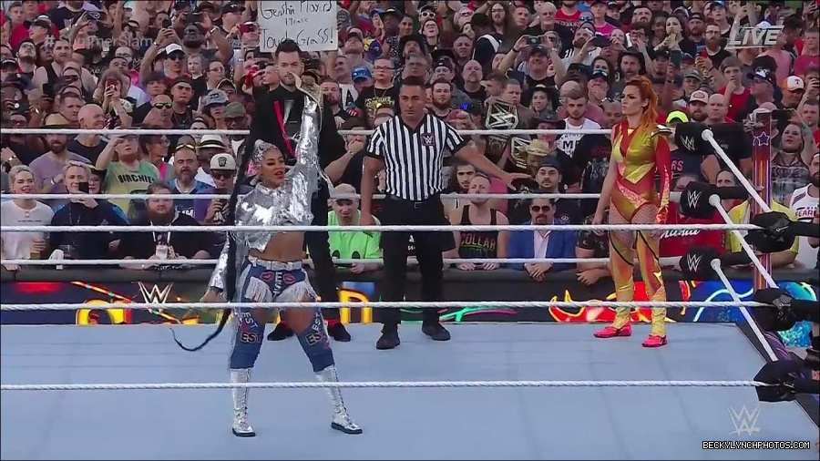 WWE_SummerSlam_2022_720p_WEB_h264-HEEL_mp4_000455287.jpg