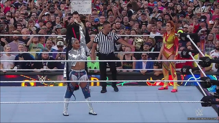 WWE_SummerSlam_2022_720p_WEB_h264-HEEL_mp4_000455687.jpg