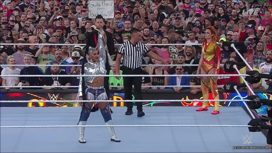 WWE_SummerSlam_2022_720p_WEB_h264-HEEL_mp4_000456087.jpg