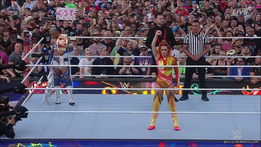 WWE_SummerSlam_2022_720p_WEB_h264-HEEL_mp4_000482887.jpg