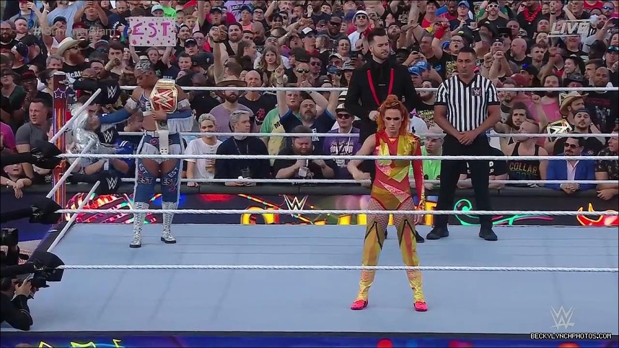WWE_SummerSlam_2022_720p_WEB_h264-HEEL_mp4_000483687.jpg