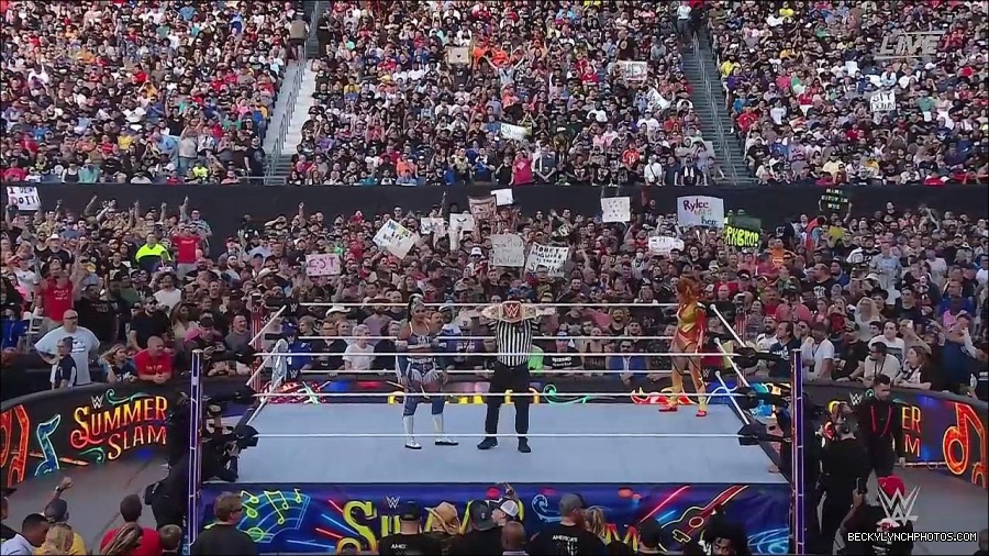 WWE_SummerSlam_2022_720p_WEB_h264-HEEL_mp4_000509687.jpg