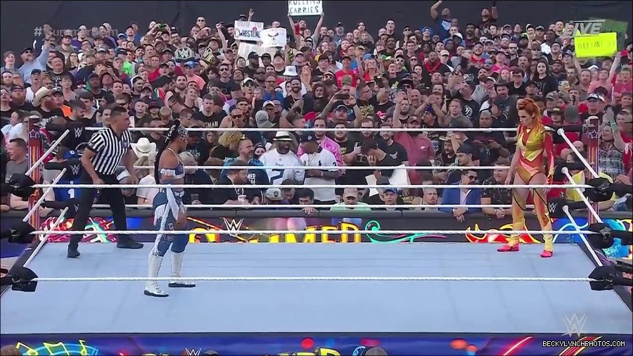 WWE_SummerSlam_2022_720p_WEB_h264-HEEL_mp4_000529687.jpg