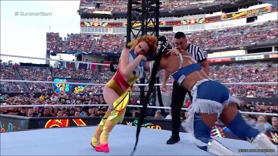 WWE_SummerSlam_2022_720p_WEB_h264-HEEL_mp4_000546887.jpg