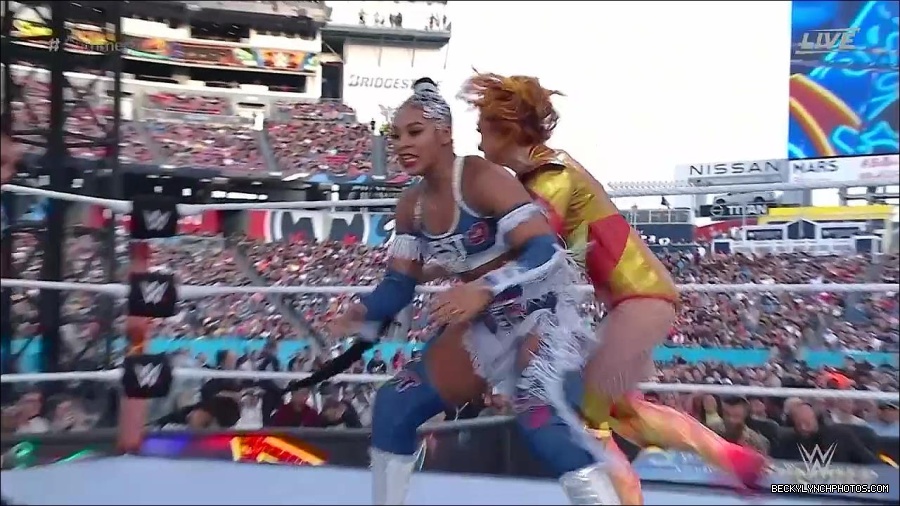 WWE_SummerSlam_2022_720p_WEB_h264-HEEL_mp4_000562654.jpg