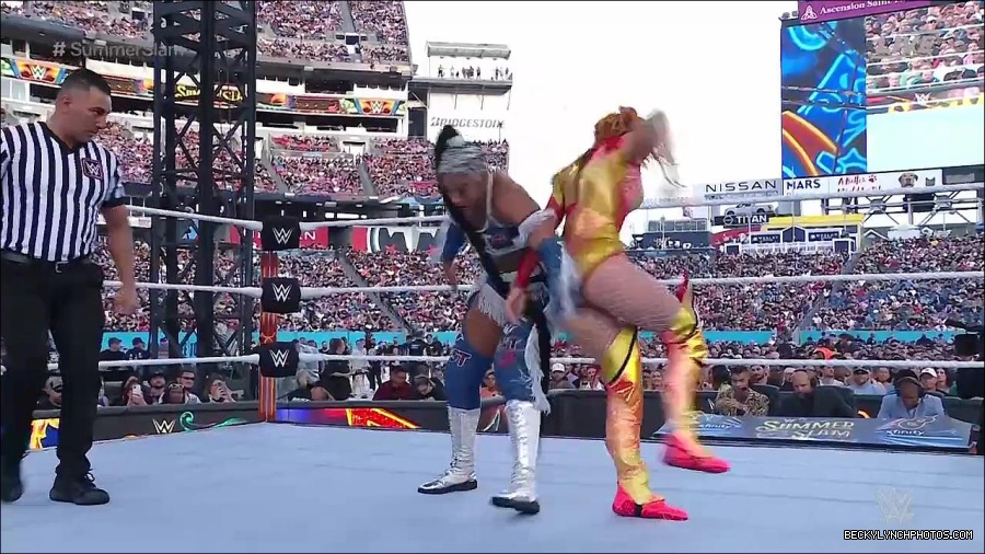 WWE_SummerSlam_2022_720p_WEB_h264-HEEL_mp4_000564654.jpg