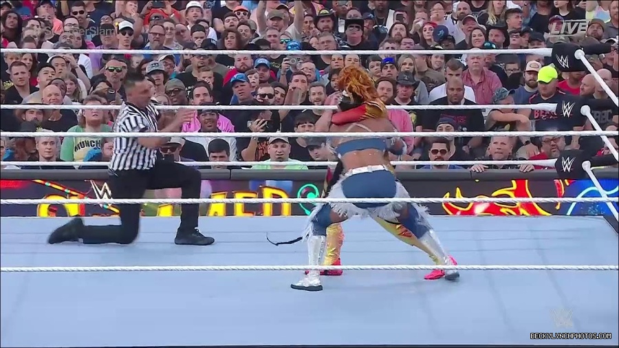 WWE_SummerSlam_2022_720p_WEB_h264-HEEL_mp4_000566254.jpg