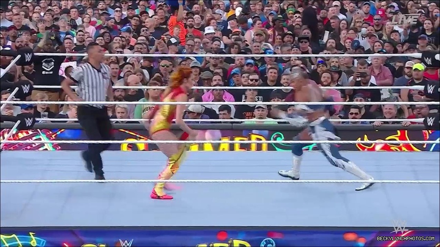 WWE_SummerSlam_2022_720p_WEB_h264-HEEL_mp4_000576654.jpg