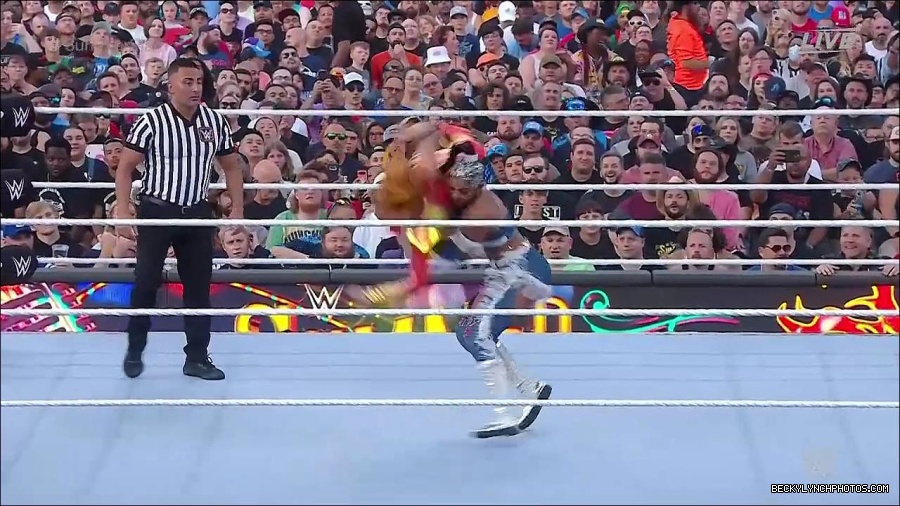 WWE_SummerSlam_2022_720p_WEB_h264-HEEL_mp4_000579054.jpg