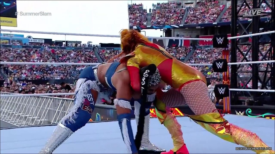 WWE_SummerSlam_2022_720p_WEB_h264-HEEL_mp4_000595854.jpg