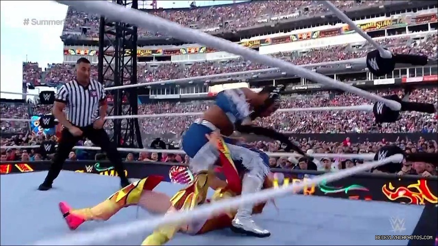 WWE_SummerSlam_2022_720p_WEB_h264-HEEL_mp4_000605454.jpg
