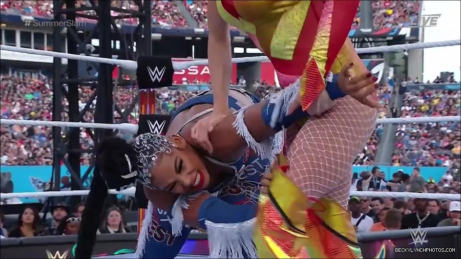 WWE_SummerSlam_2022_720p_WEB_h264-HEEL_mp4_000647054.jpg