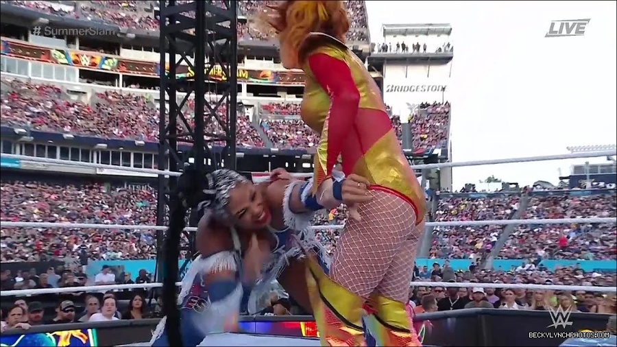 WWE_SummerSlam_2022_720p_WEB_h264-HEEL_mp4_000648654.jpg