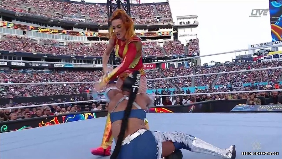 WWE_SummerSlam_2022_720p_WEB_h264-HEEL_mp4_000667454.jpg
