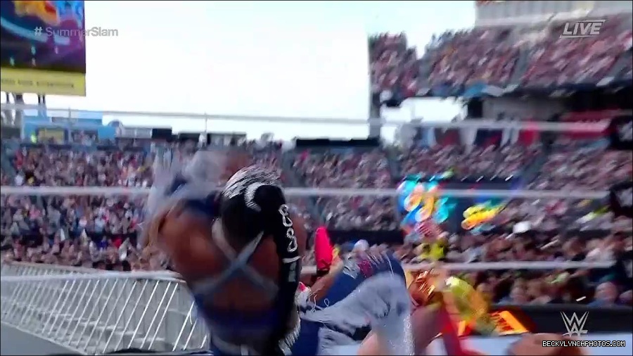 WWE_SummerSlam_2022_720p_WEB_h264-HEEL_mp4_000670254.jpg
