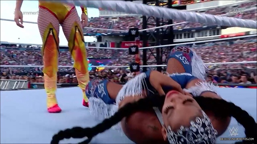 WWE_SummerSlam_2022_720p_WEB_h264-HEEL_mp4_000676654.jpg