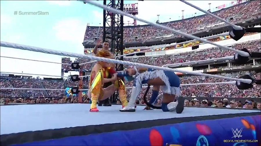 WWE_SummerSlam_2022_720p_WEB_h264-HEEL_mp4_000687854.jpg